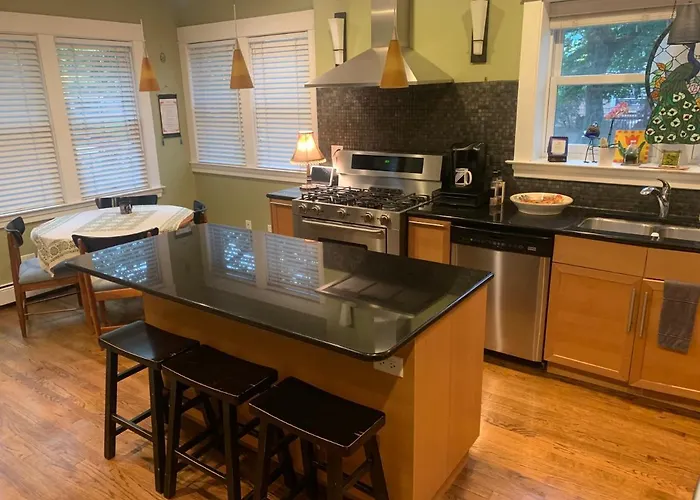 Beauties - Tree Lined Streets - Walkable Oak Park